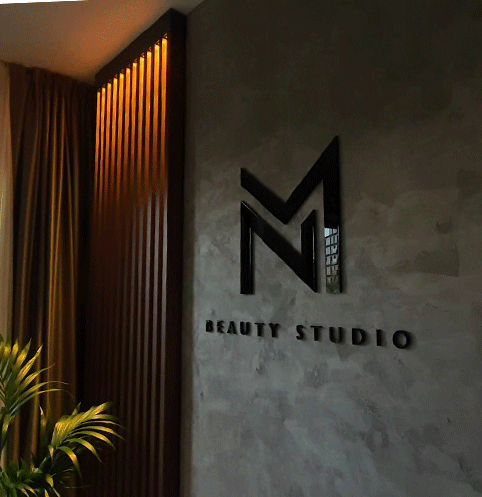 Kliritni logotip MN Beauty Studio 925x650mm